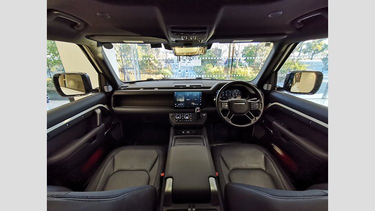 2024 認定中古車 Land Rover Defender 130 フジホワイト D300 AWD（AT） OUTBOUND