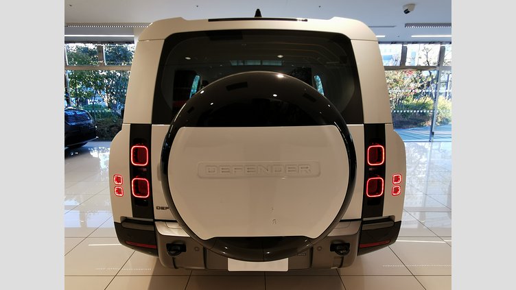 2024 認定中古車 Land Rover Defender 130 フジホワイト D300 AWD（AT） OUTBOUND
