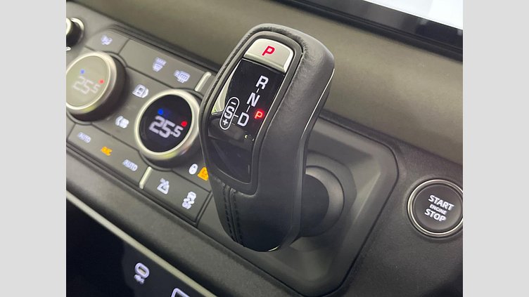 2023 認定中古車 Land Rover Defender 110 フジホワイト D300 AWD（AT） S