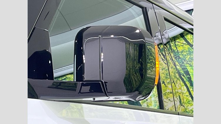 2023 認定中古車 Land Rover Defender 110 フジホワイト D300 AWD（AT） S