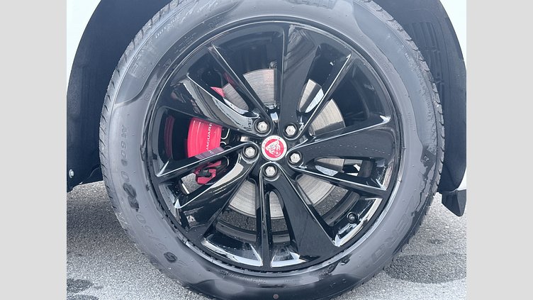 2022 認定中古車 Jaguar F-Pace フジホワイト P250 AWD（オートマチック） R-DYNAMIC BLACK