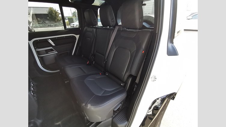 2023 認定中古車 Land Rover Defender 110 フジホワイト D300 AWD（AT） X-DYNAMIC HSE