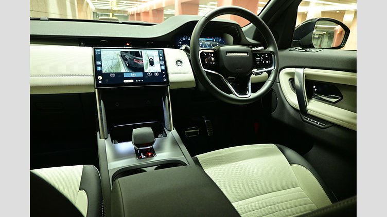 2024 認定中古車 Land Rover Discovery Sport ヴァレジネブルー D200マイルドハイブリッド（ディーゼル） 標準ホイール DYNAMIC SE