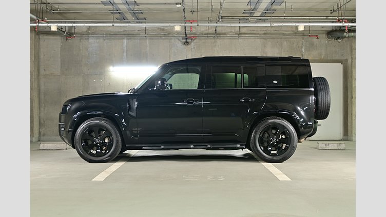 2023 認定中古車 Land Rover Defender 110 サントリーニブラック D300 AWD（AT） X-DYNAMIC SE