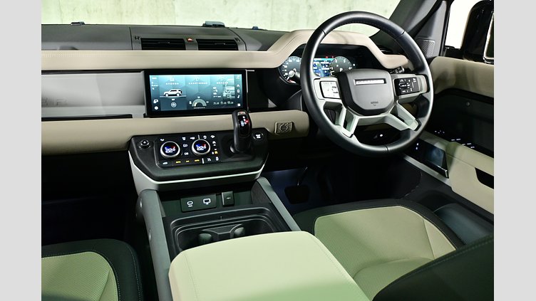 2023 認定中古車 Land Rover Defender 110 サントリーニブラック D300 AWD（AT） X-DYNAMIC SE