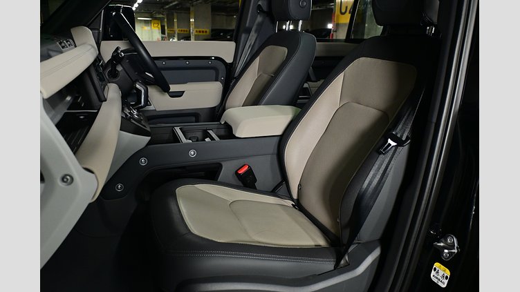 2023 認定中古車 Land Rover Defender 110 サントリーニブラック D300 AWD（AT） X-DYNAMIC SE