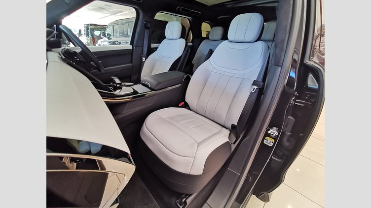 2024 認定中古車 Land Rover Range Rover Sport サントリーニブラック P550eプラグインハイブリッド（ガソリン） スタンダードホイールベース Autobiography