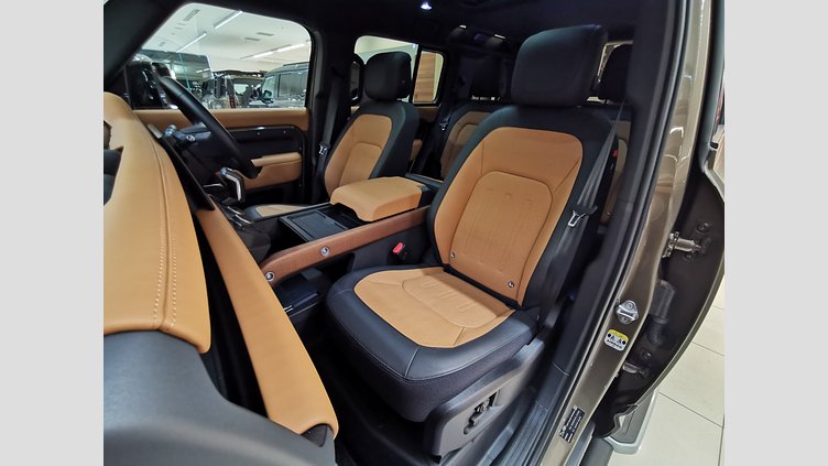 2023 認定中古車 Land Rover Defender 110 ゴンドワナストーン D300 AWD（AT） X