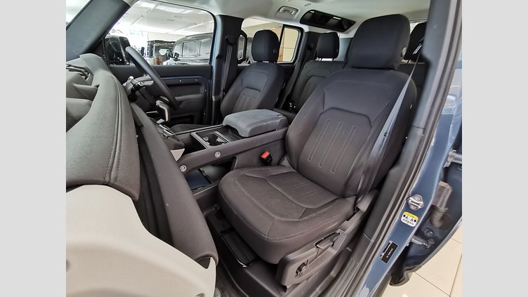 2021 認定中古車 Land Rover Defender 110 タスマンブルー P300 AWD（AT） 110