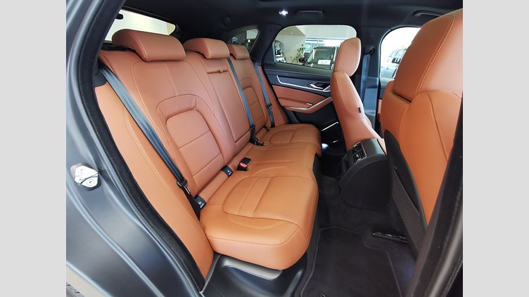 2022 認定中古車 Jaguar F-Pace サントリーニブラック P250 AWD（オートマチック） R-DYNAMIC BLACK