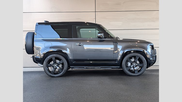 2024 認定中古車 Land Rover Defender 90 カルパチアングレイ D300 AWD（AT） X-DYNAMIC HSE