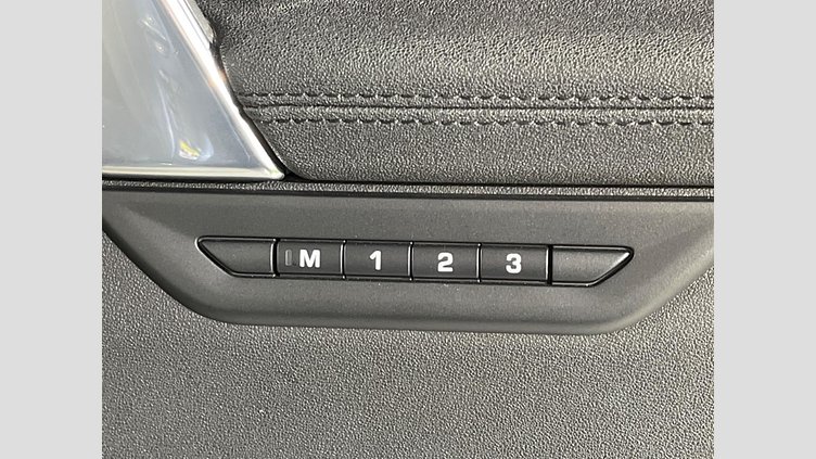 2021 認定中古車 Land Rover Discovery Sport バイロンブルー P200 AWD（オートマチック） SE