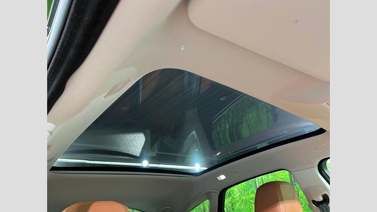 2018 認定中古車 Jaguar E-Pace サントリーニブラック P200 オートマチック全輪駆動 HSE