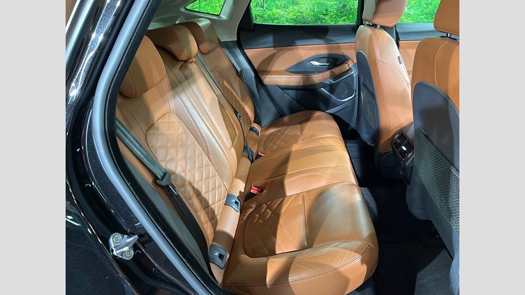 2018 認定中古車 Jaguar E-Pace サントリーニブラック P200 オートマチック全輪駆動 HSE