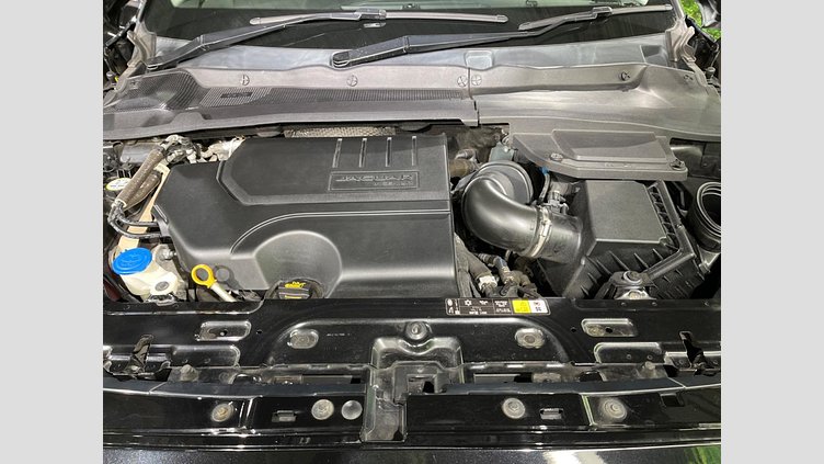 2018 認定中古車 Jaguar E-Pace サントリーニブラック P200 オートマチック全輪駆動 HSE