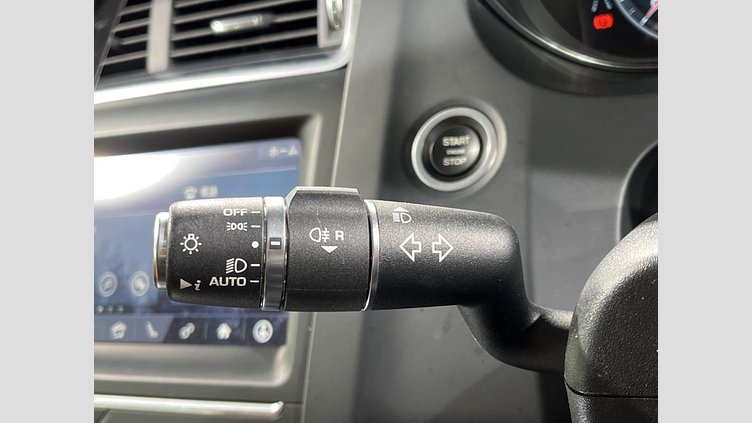 2018 認定中古車 Jaguar E-Pace サントリーニブラック P200 オートマチック全輪駆動 HSE