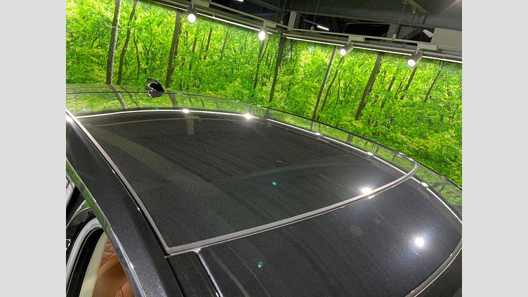 2018 認定中古車 Jaguar E-Pace サントリーニブラック P200 オートマチック全輪駆動 HSE