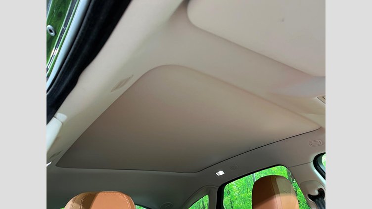 2018 認定中古車 Jaguar E-Pace サントリーニブラック P200 オートマチック全輪駆動 HSE