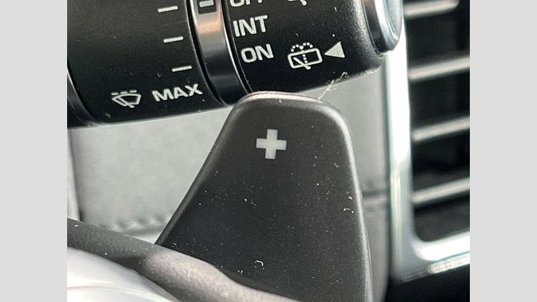 2018 認定中古車 Land Rover Discovery Santorini Black 3.0 V6 Dsl Mono Turbo Std Flow HSE