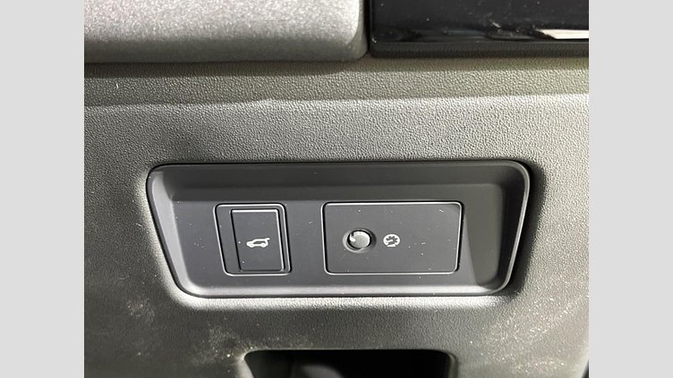 2018 認定中古車 Land Rover Discovery Santorini Black 3.0 V6 Dsl Mono Turbo Std Flow HSE