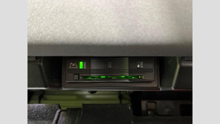 2018 認定中古車 Land Rover Discovery Santorini Black 3.0 V6 Dsl Mono Turbo Std Flow HSE