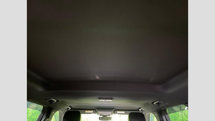 2018 認定中古車 Land Rover Discovery Santorini Black 3.0 V6 Dsl Mono Turbo Std Flow HSE