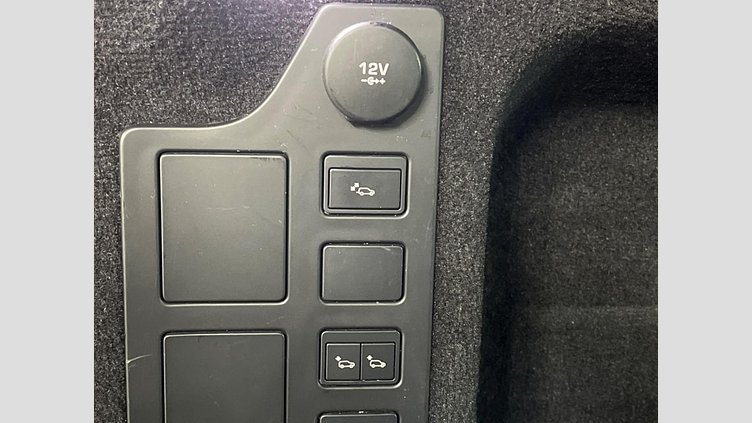 2018 認定中古車 Land Rover Discovery Santorini Black 3.0 V6 Dsl Mono Turbo Std Flow HSE