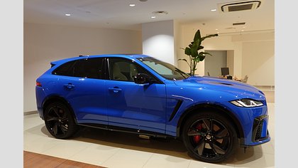 F-Pace 13