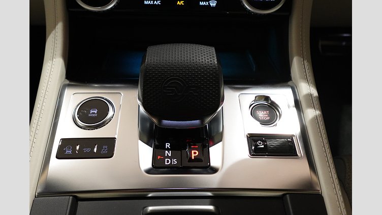 2023 認定中古車 Jaguar F-Pace ウルトラブルー P550 AWD（オートマチック） SVR