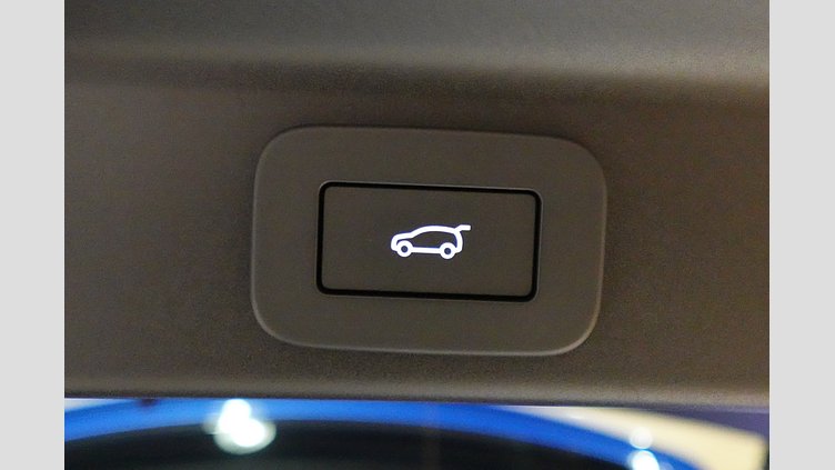 2023 認定中古車 Jaguar F-Pace ウルトラブルー P550 AWD（オートマチック） SVR