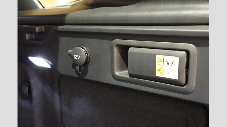 2023 認定中古車 Jaguar F-Pace ウルトラブルー P550 AWD（オートマチック） SVR