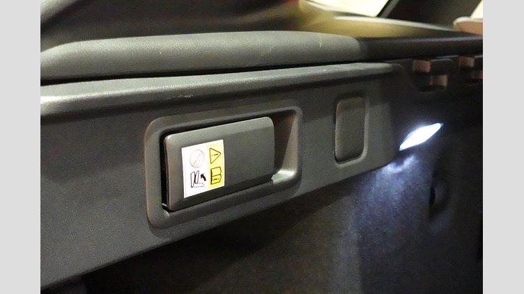 2023 認定中古車 Jaguar F-Pace ウルトラブルー P550 AWD（オートマチック） SVR