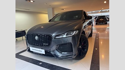 F-Pace 1