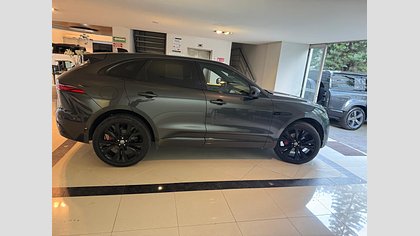 F-Pace 7