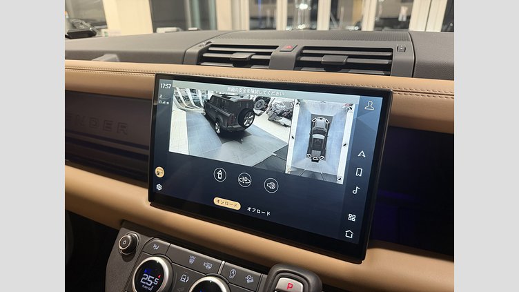 2025 認定中古車 Land Rover Defender 110 フジホワイト D350 ディーゼルマイルドハイブリッド X-Dynamic HSE