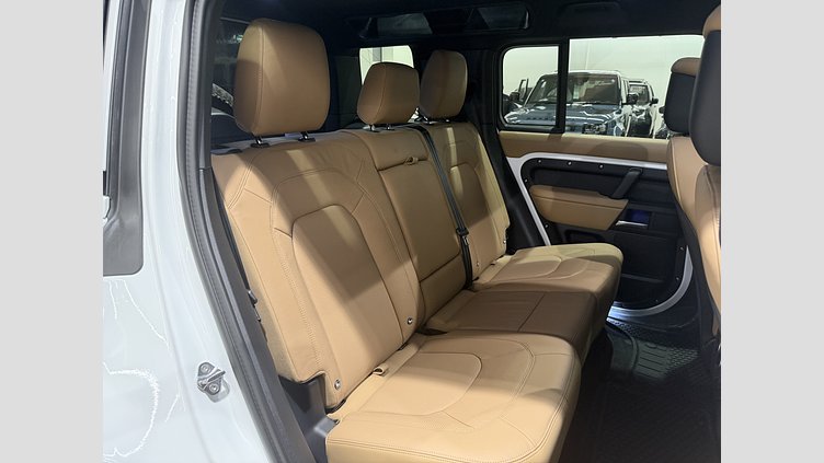 2025 認定中古車 Land Rover Defender 110 フジホワイト D350 ディーゼルマイルドハイブリッド X-Dynamic HSE