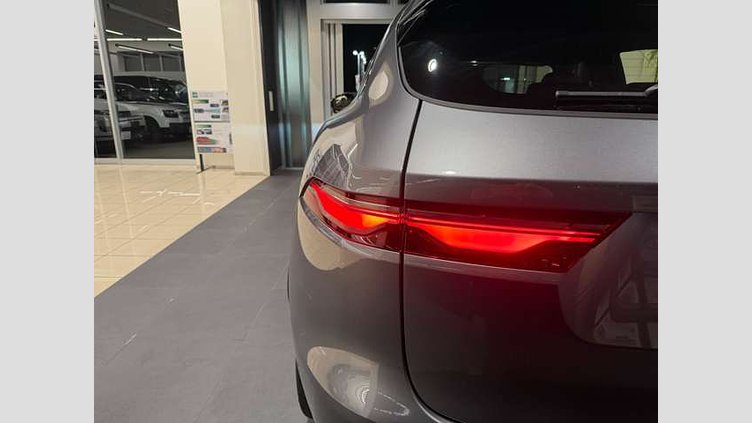 2024 認定中古車 Jaguar F-Pace アイガーグレイ P400e ガソリン プラグインハイブリッド R-DYNAMIC HSE