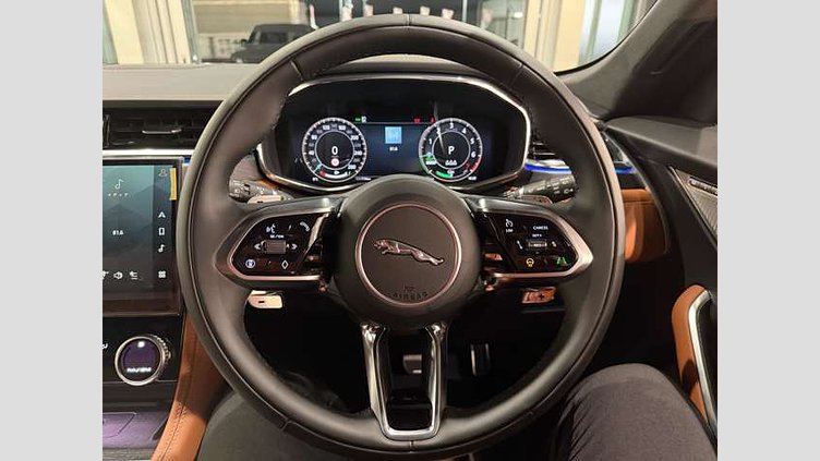 2024 認定中古車 Jaguar F-Pace アイガーグレイ P400e ガソリン プラグインハイブリッド R-DYNAMIC HSE