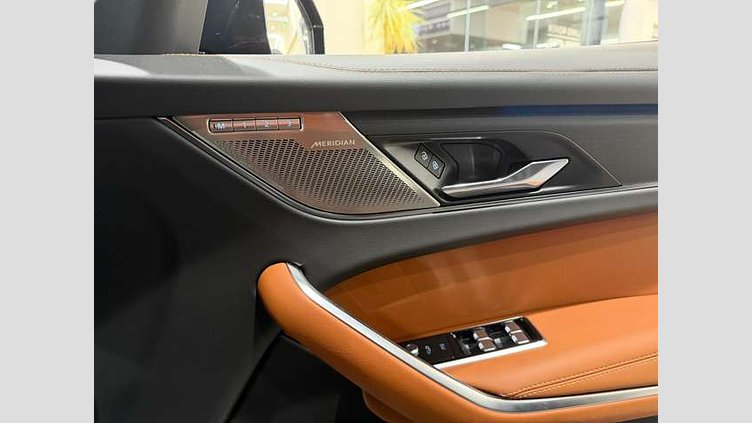 2024 認定中古車 Jaguar F-Pace アイガーグレイ P400e ガソリン プラグインハイブリッド R-DYNAMIC HSE