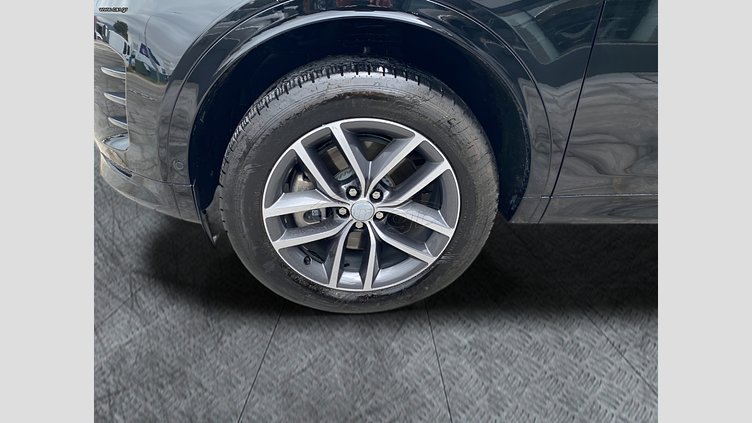 2024 Approved Land Rover Discovery Sport Santorini Black Petrol Plug-in Electric Hybrid Standard Wheelbase Dynamic SE