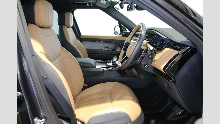 2023 認定中古車 Land Rover Range Rover Sport カルパチアングレイ 3.0リッター6気筒300PSターボチャージドディーゼルMHEV（オートマチック） DYNAMIC SE