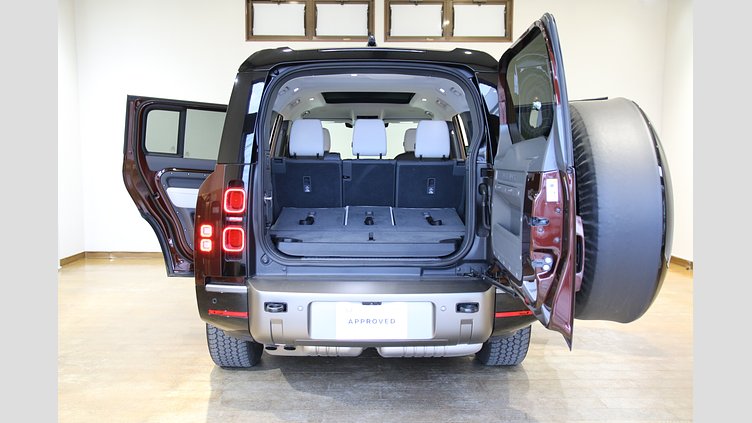 2024 認定中古車 Land Rover Defender 130 セドナレッド D350 ディーゼルマイルドハイブリッド X-Dynamic SE