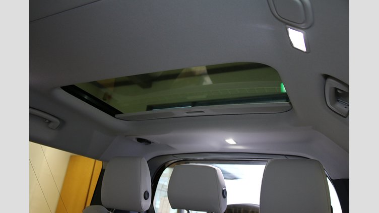 2024 認定中古車 Land Rover Defender 130 セドナレッド D350 ディーゼルマイルドハイブリッド X-Dynamic SE