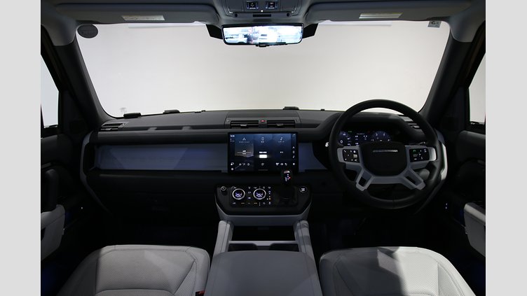 2024 認定中古車 Land Rover Defender 130 セドナレッド D350 ディーゼルマイルドハイブリッド X-Dynamic SE