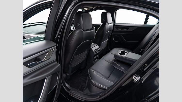 2021 認定中古車 Jaguar XE サントリーニブラック D200 AWD（オートマチック）MHEV R-DYNAMIC S　D200　AWD