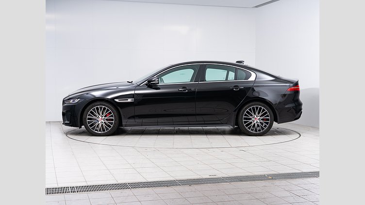 2021 認定中古車 Jaguar XE サントリーニブラック D200 AWD（オートマチック）MHEV R-DYNAMIC S　D200　AWD