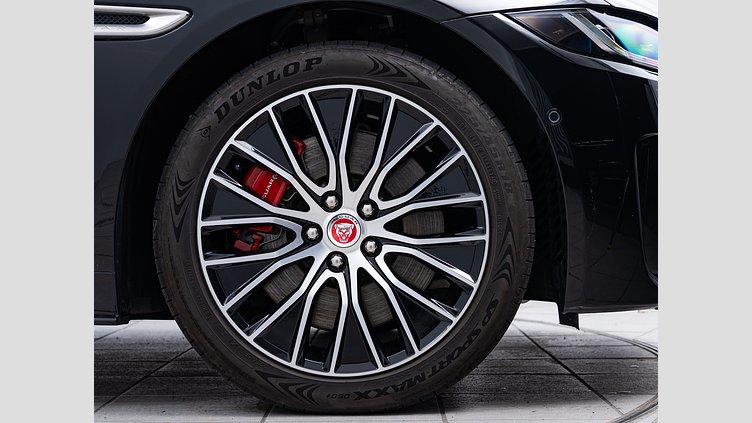 2021 認定中古車 Jaguar XE サントリーニブラック D200 AWD（オートマチック）MHEV R-DYNAMIC S　D200　AWD