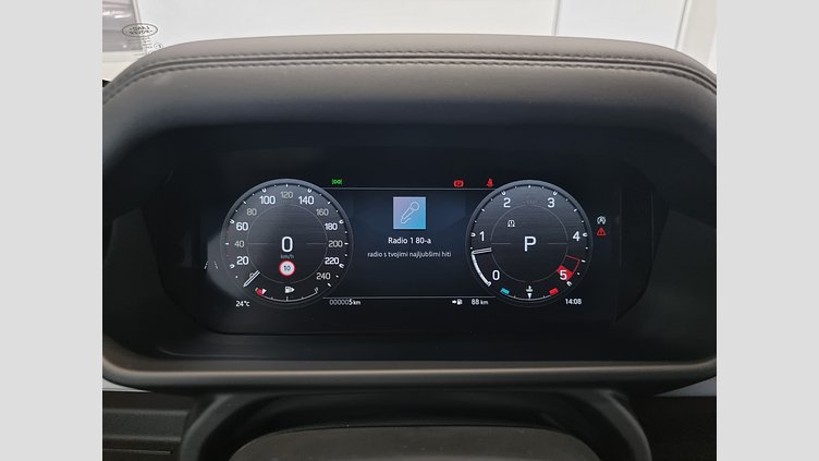 2025 Rabljena vozila Land Rover Defender 110 Fuji White D250 AWD AUTOMATIC MHEV X-DYNAMIC SE 