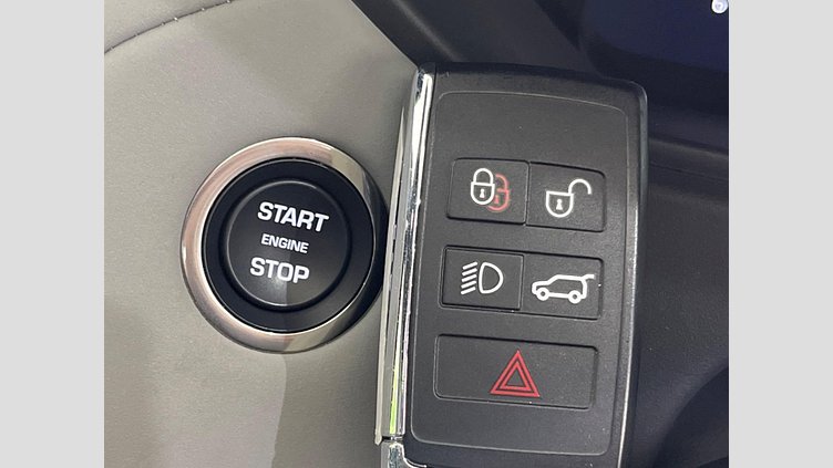 2023 認定中古車 Land Rover Range Rover Velar オストゥーニパールホワイト D200マイルドハイブリッド（ディーゼル） Standard Wheelbase Dynamic SE