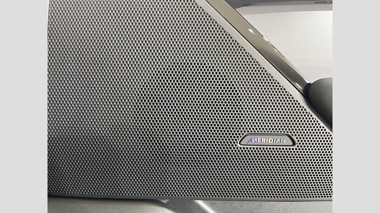 2024 認定中古車 Land Rover Range Rover Velar フジホワイト D200マイルドハイブリッド（ディーゼル） スタンダードホイールベース S